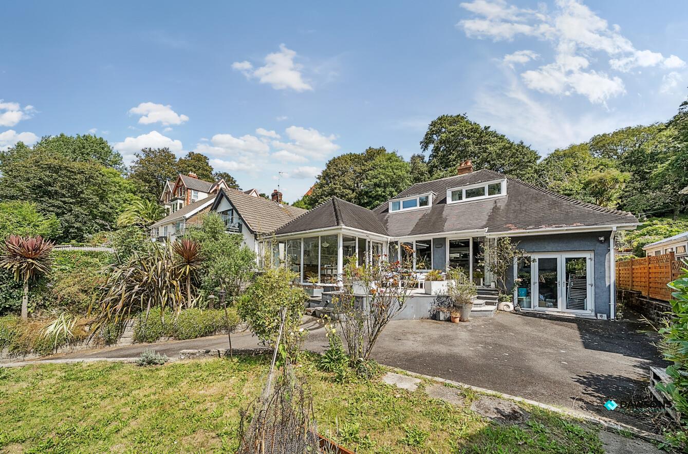 Rotherslade Road, Langland, Swansea, SA3 4QW